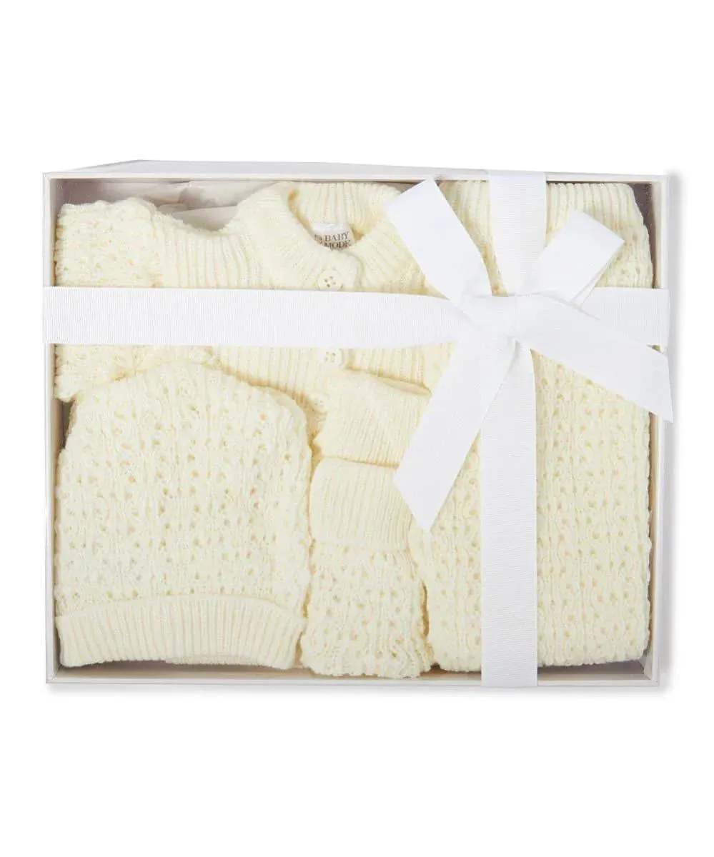 Baby Mode 4-piece Knit Baby Gift Set