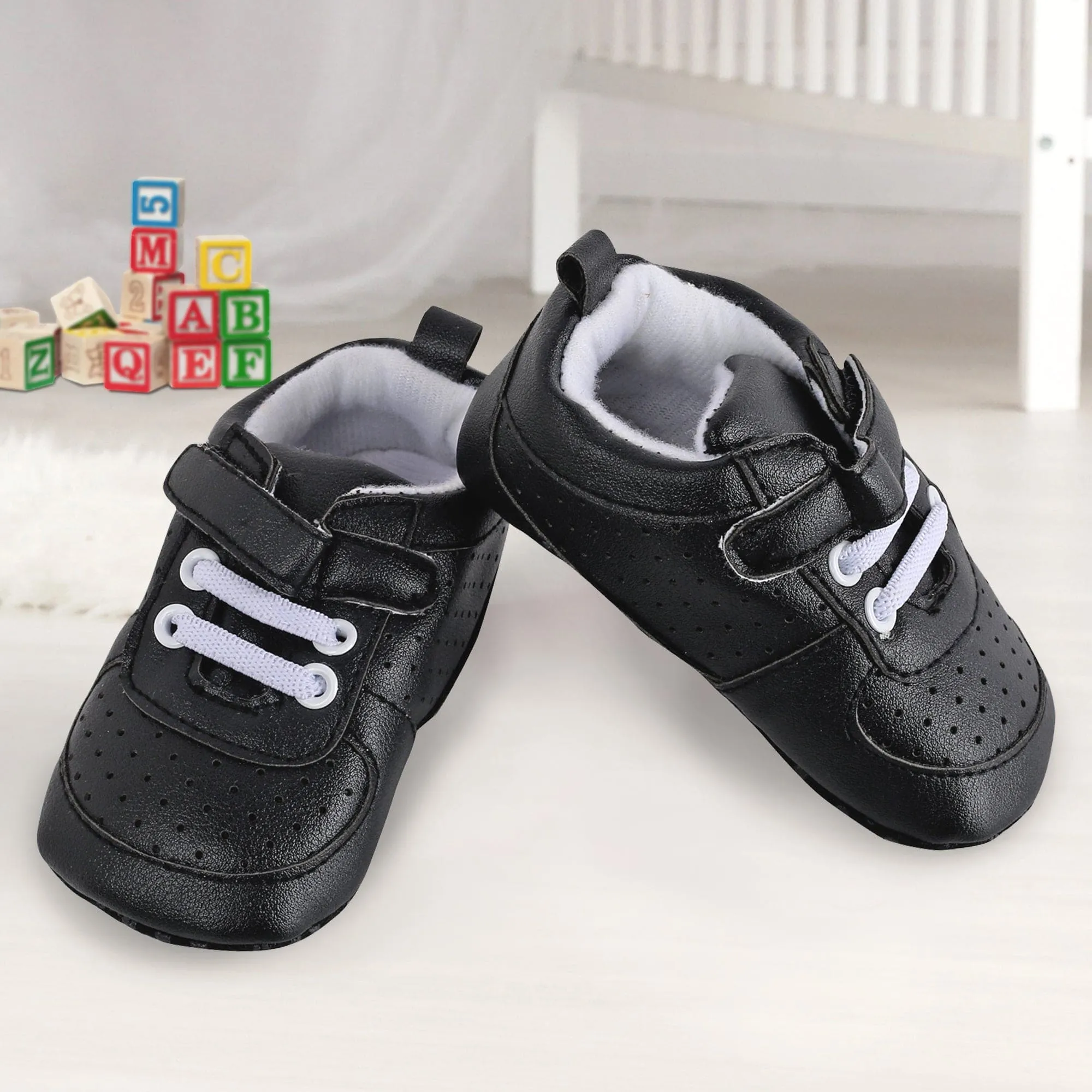 Baby Moo Black Velcro Booties