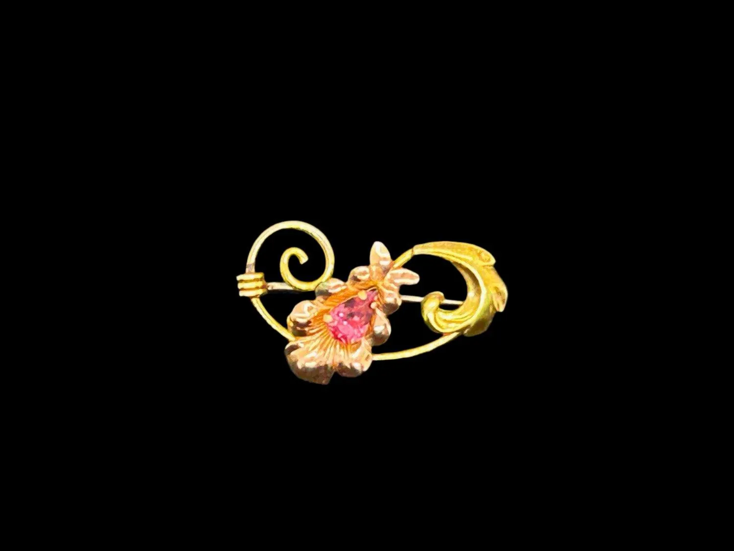 Charming Van Dell 1/20 12kt G.F. Floral Brooch. with Pink Stone