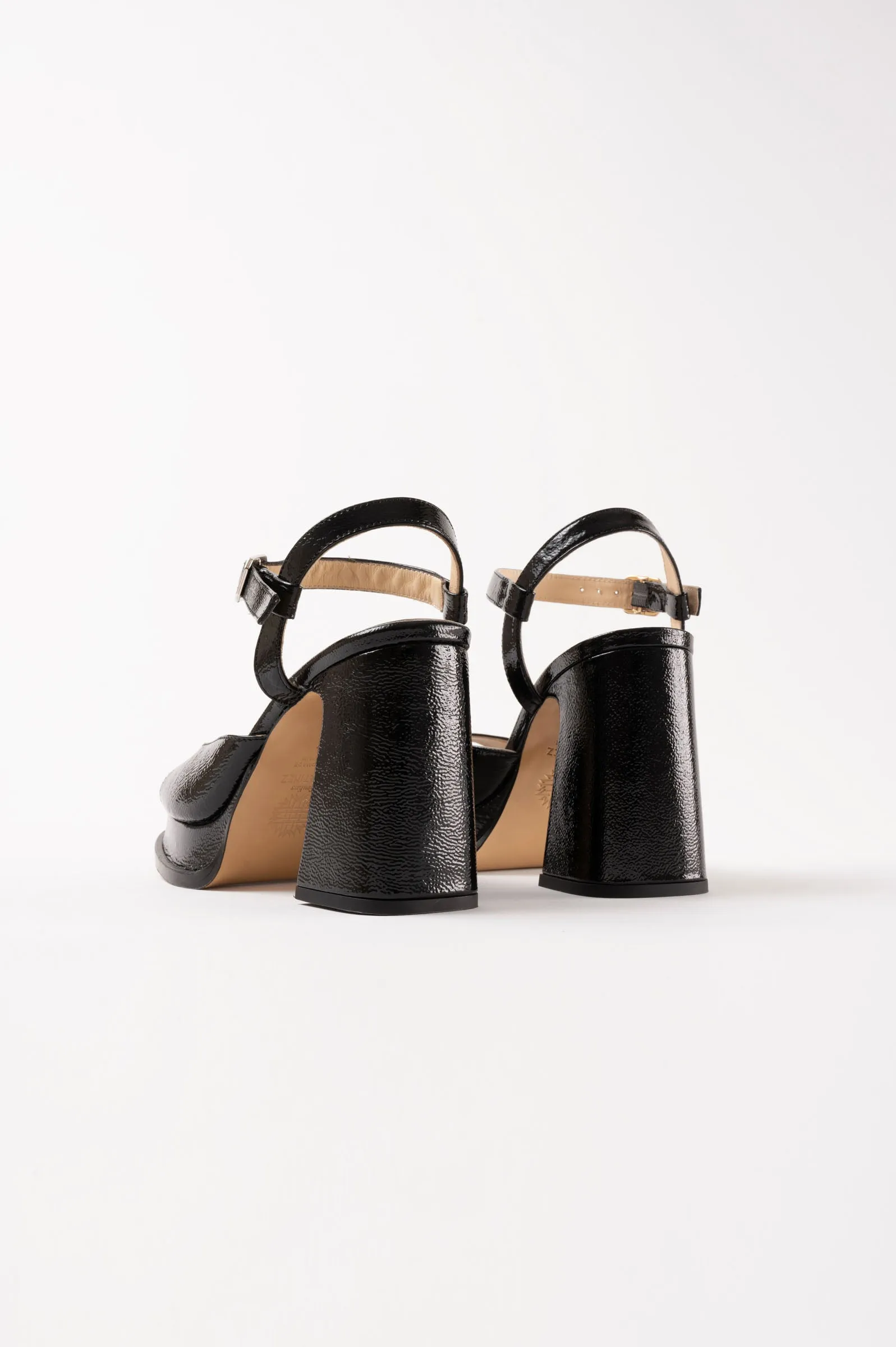 GRACIA - Black Wrinkled Patent Leather Platform Sandals