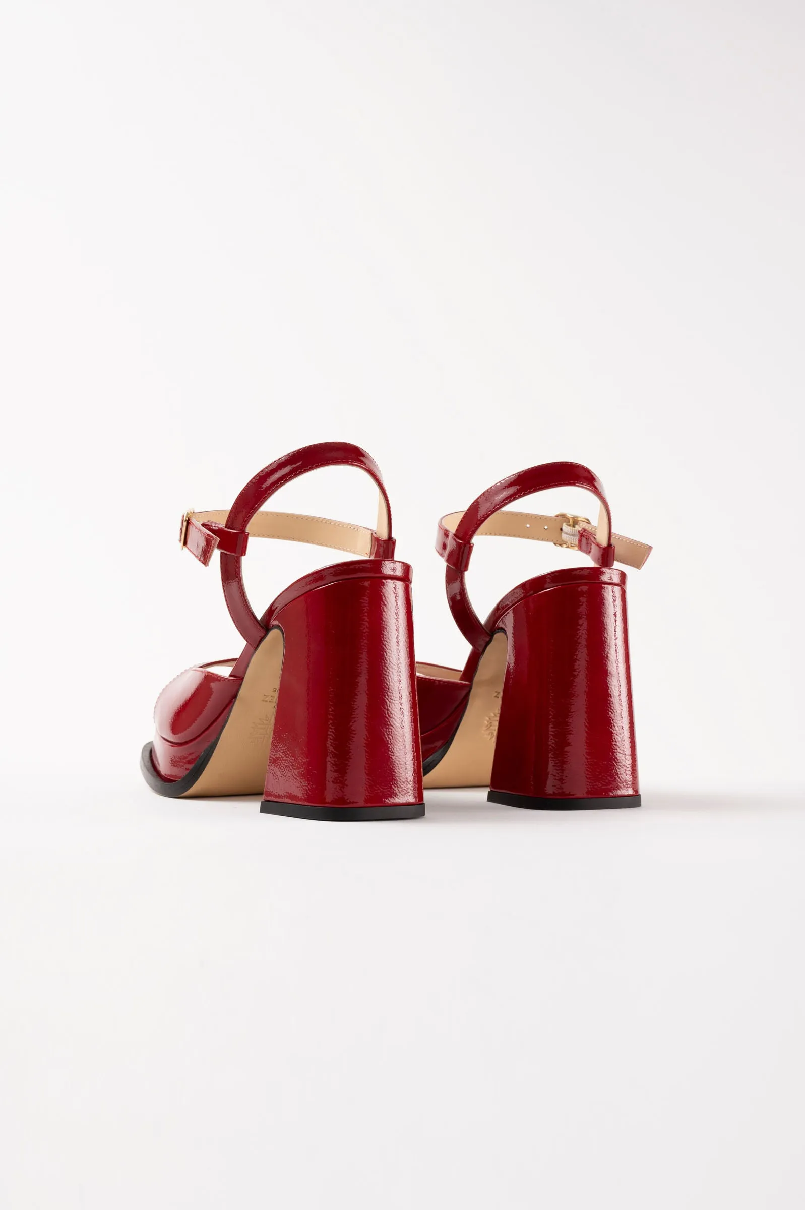 GRACIA - Red Wrinkled Patent Leather Platform Sandals