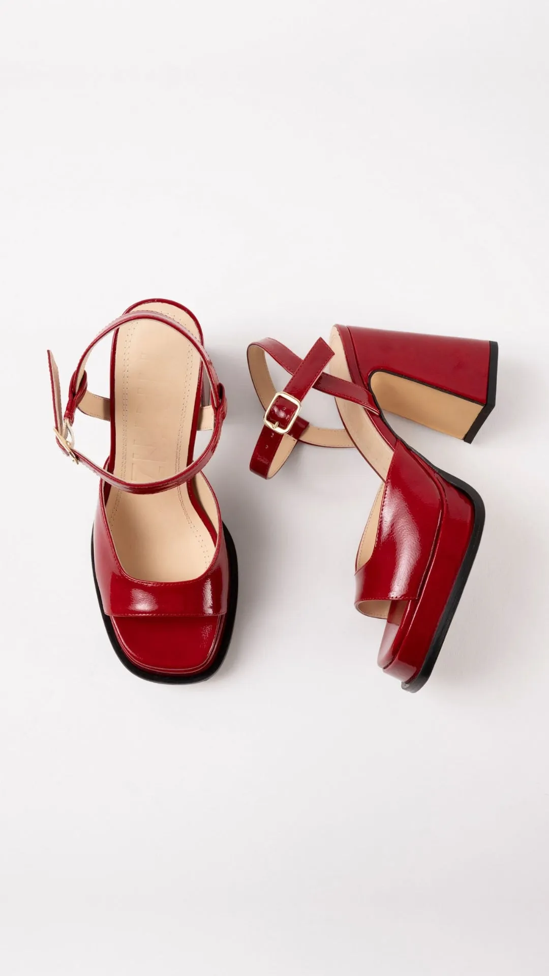 GRACIA - Red Wrinkled Patent Leather Platform Sandals