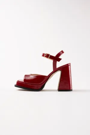 GRACIA - Red Wrinkled Patent Leather Platform Sandals