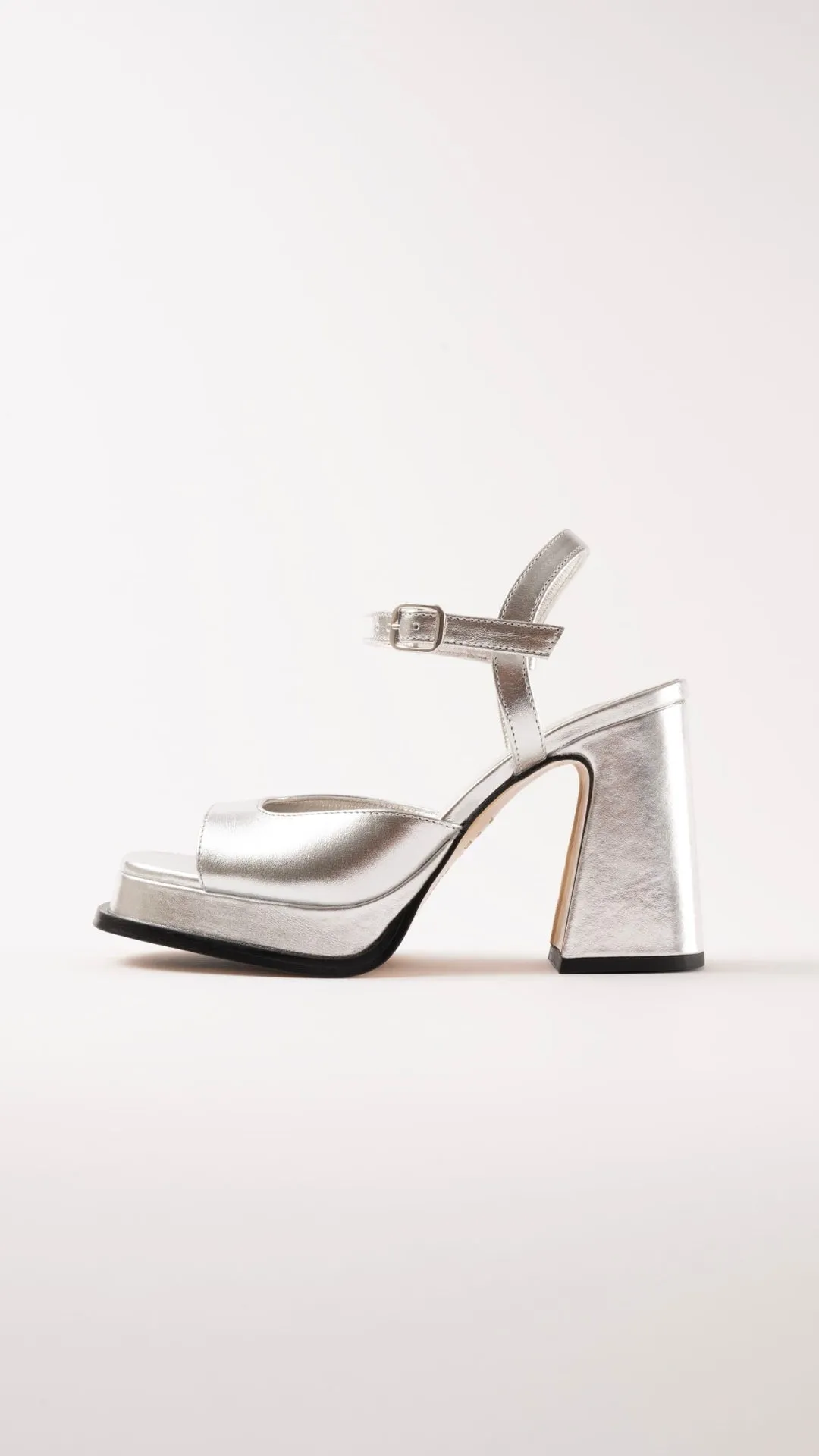 GRACIA - Silver Leather Platform Sandals