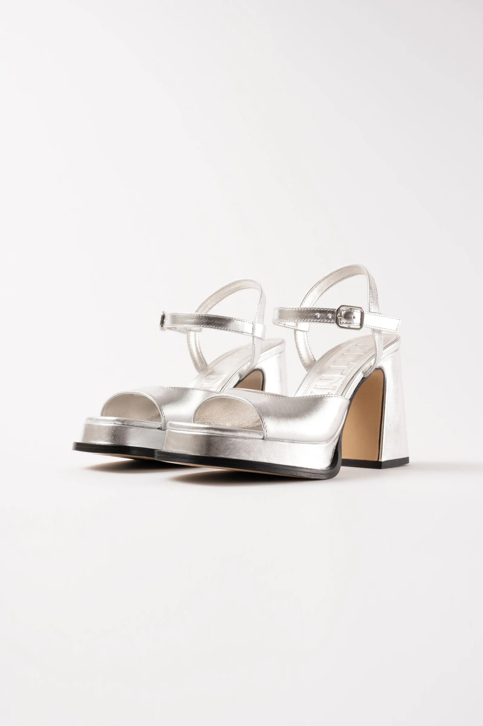 GRACIA - Silver Leather Platform Sandals