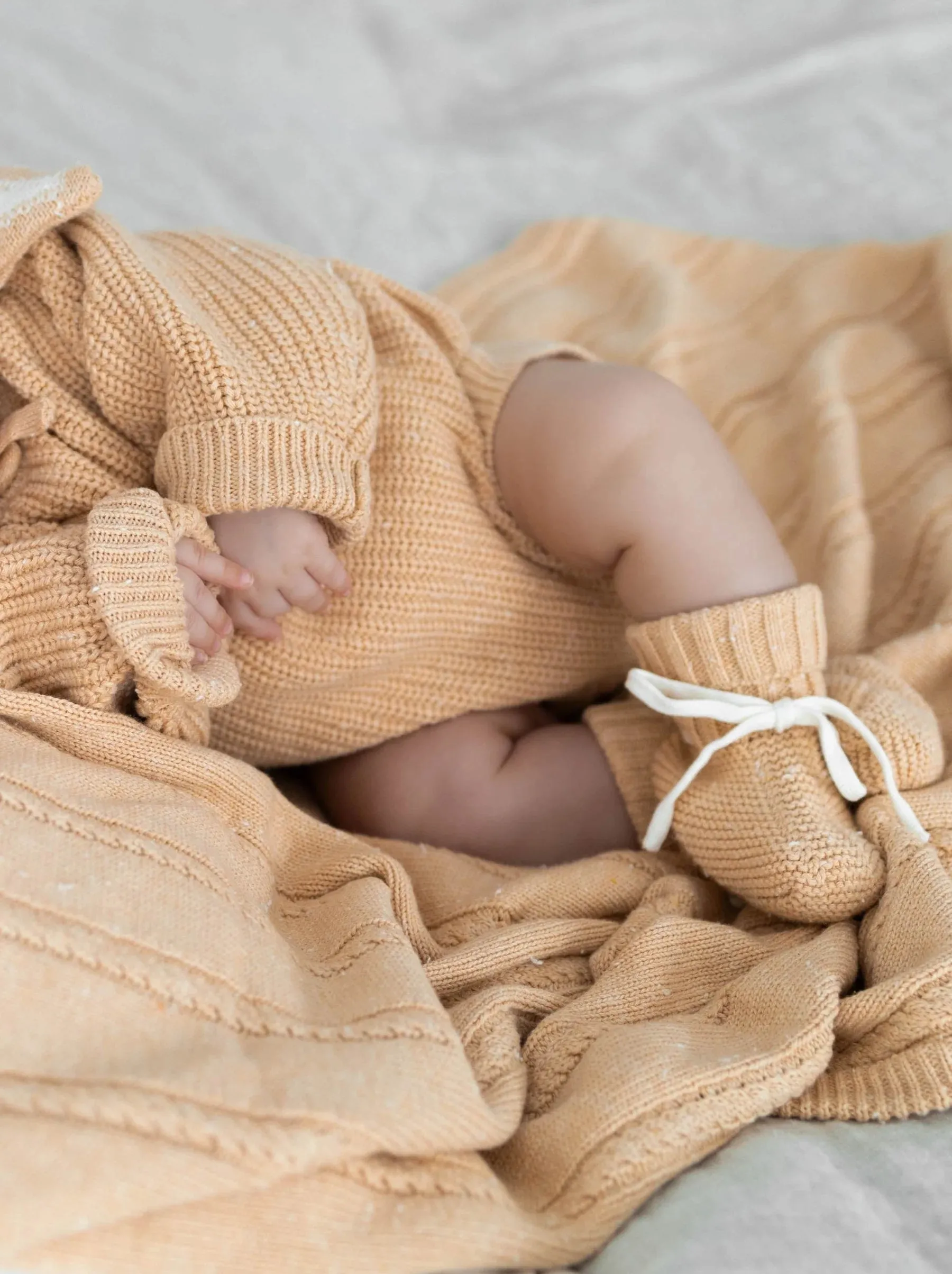 KNIT BOOTIES | Strickschuhe "Sand Fleck"