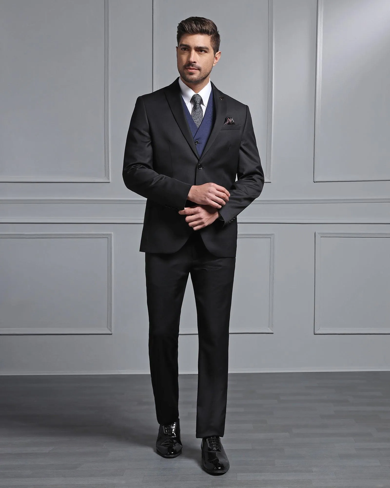 Luxe Three Piece Black Solid Formal Suit - Jetz