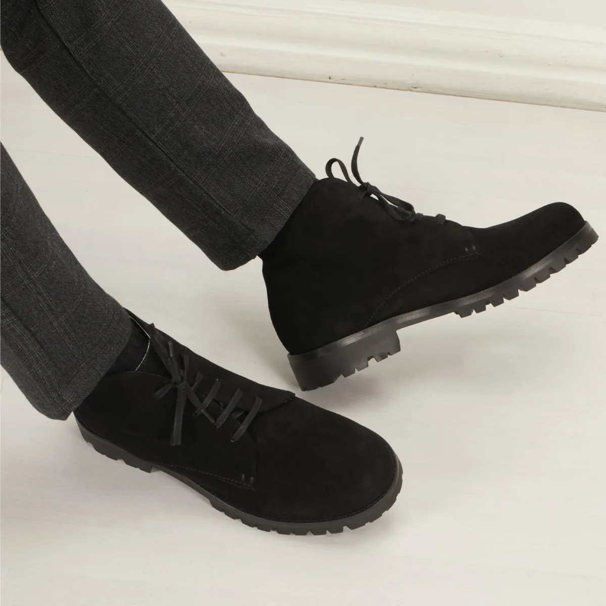 Men's Ola Vibram Boot Suede Black