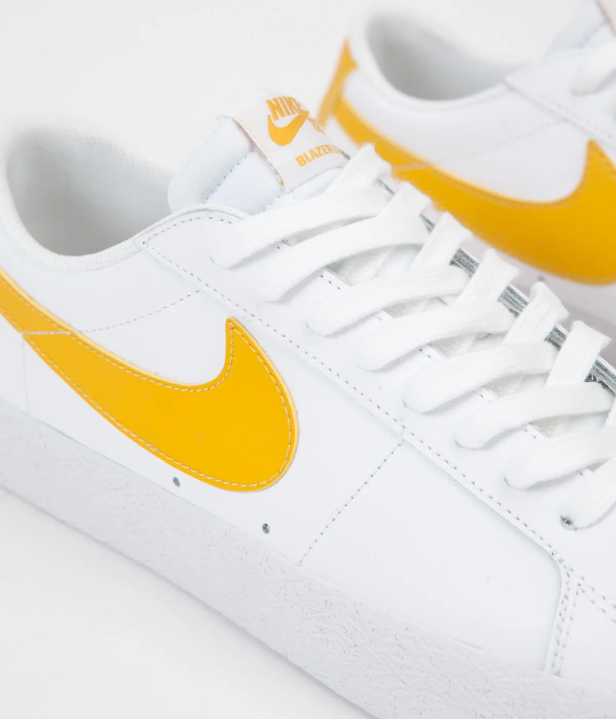 Nike SB Blazer Low Shoes - White / Mineral Gold