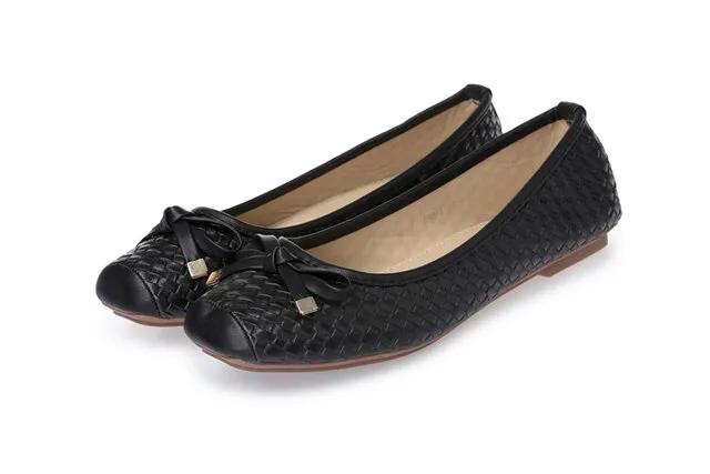 Silvana Women's Flat Shoes