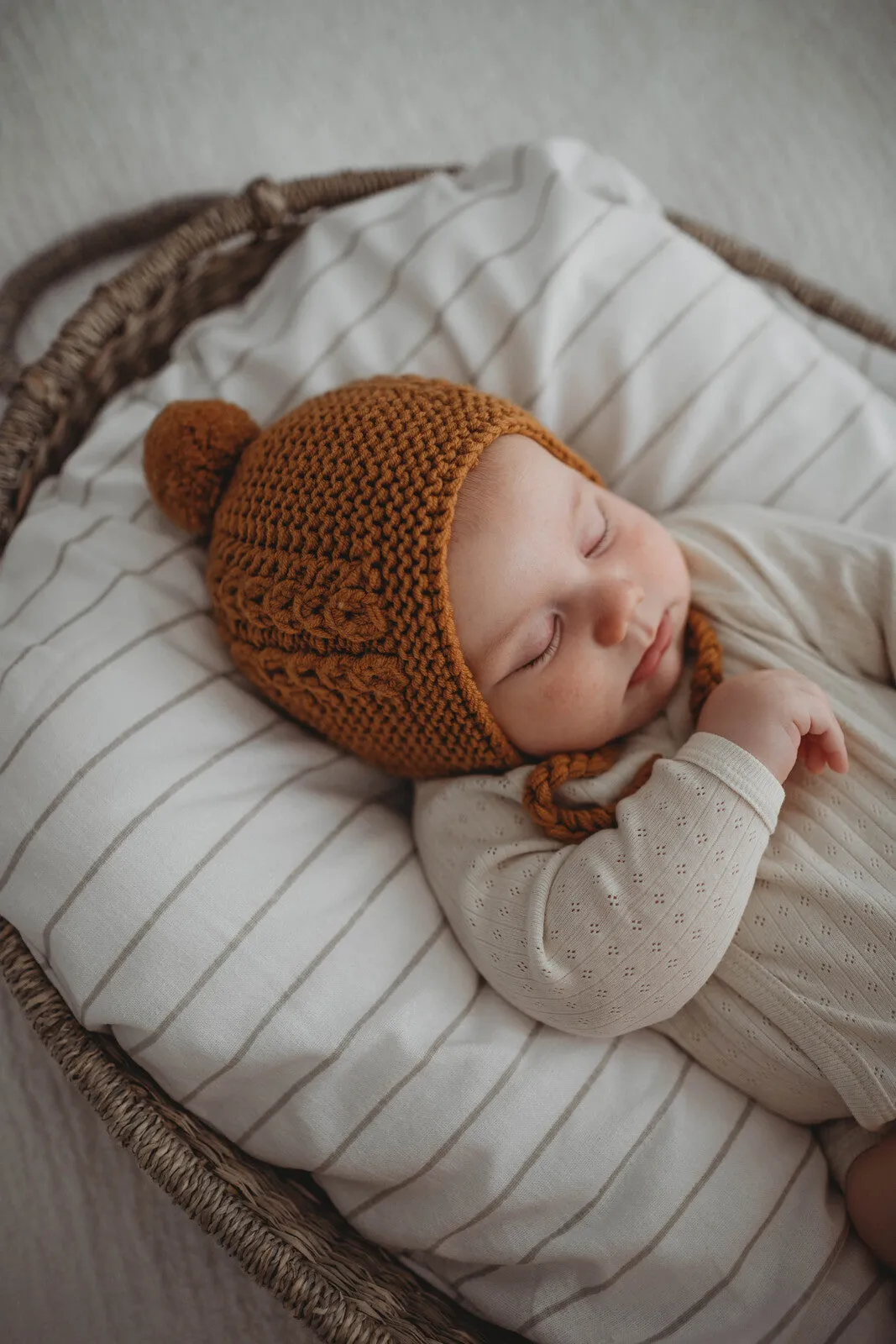 Snuggle Hunny - Merino Wool Bonnet & Booties - Bronze