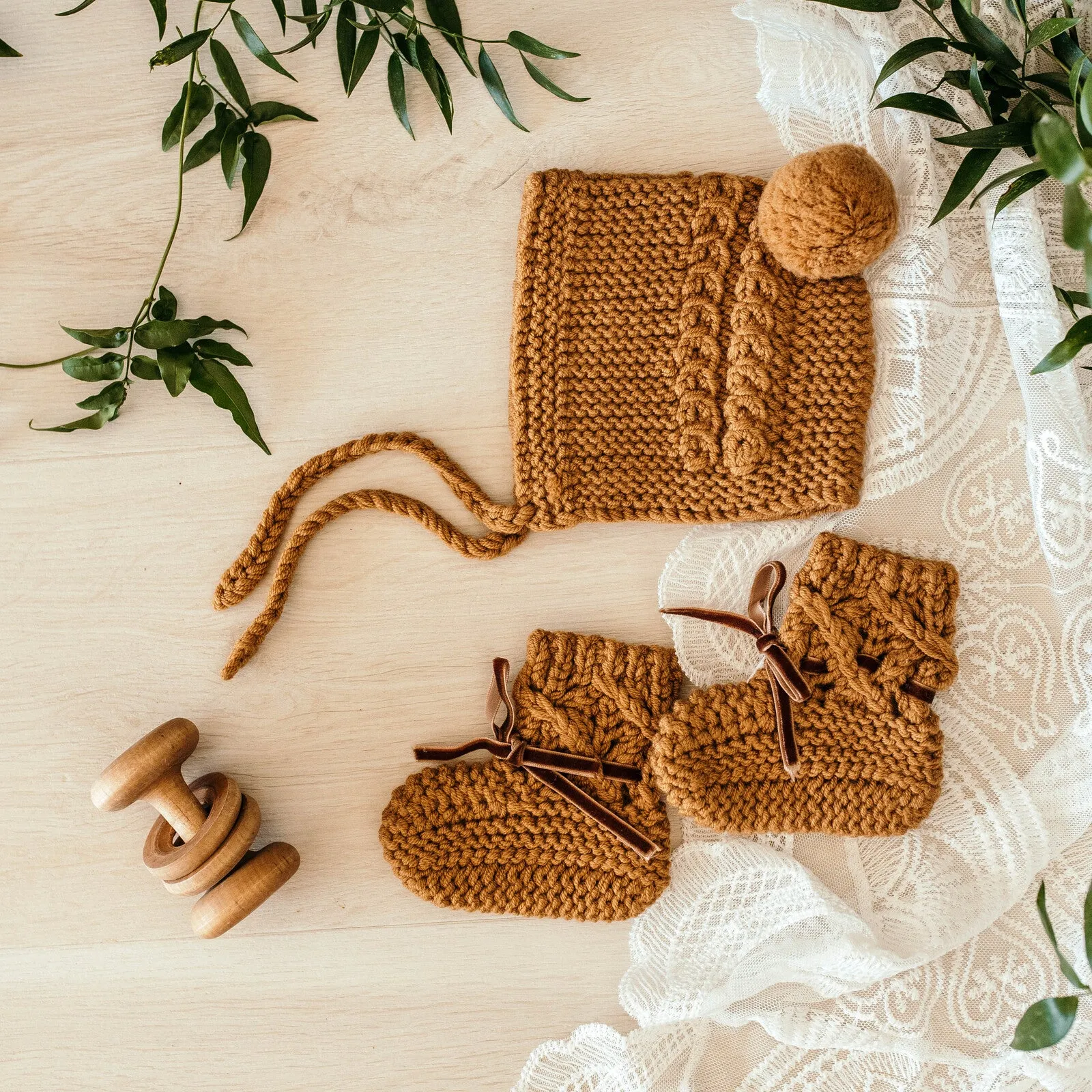 Snuggle Hunny - Merino Wool Bonnet & Booties - Bronze