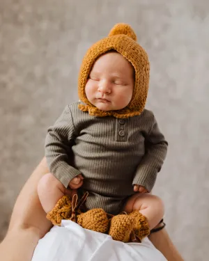 Snuggle Hunny - Merino Wool Bonnet & Booties - Bronze