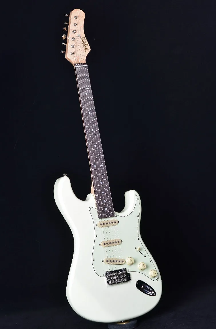 Tagima Classic Series T-635 - Olympic White with Mint Green Pickguard