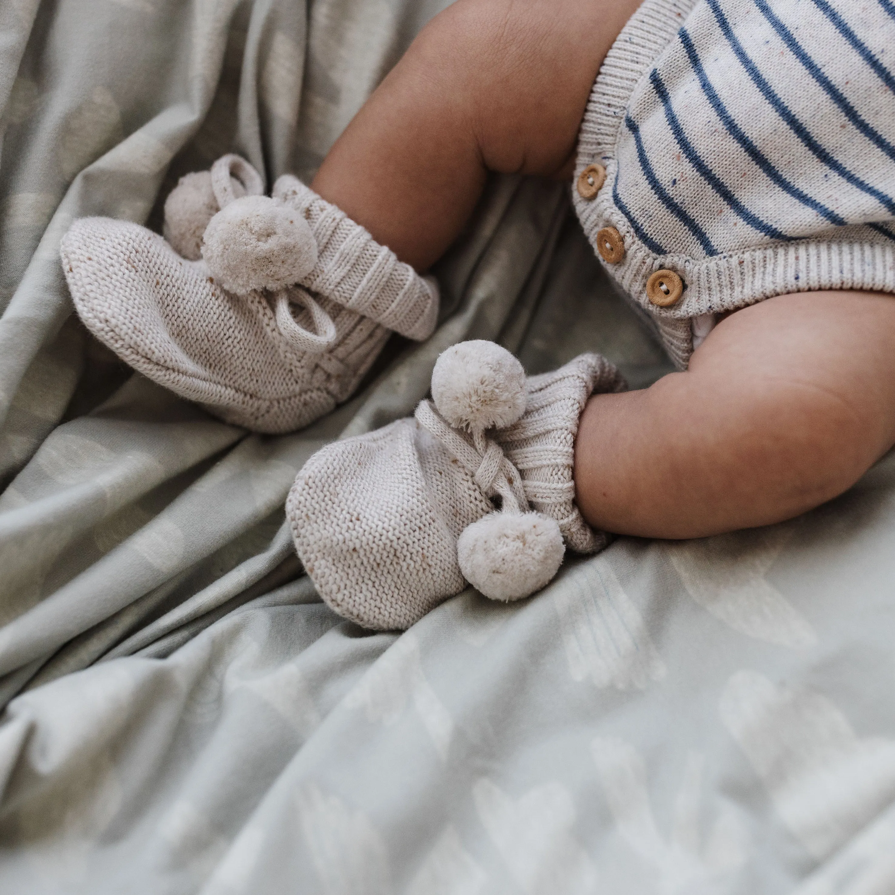 The Rest - Organic Cotton Knit Booties - Oat/Navy Fleck