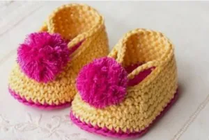 Woolen Soft Sole Yellow Booties For Kids